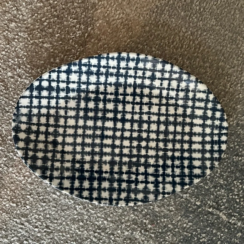 NWOT Crate & Barrel Melamine Oval Serving Tray